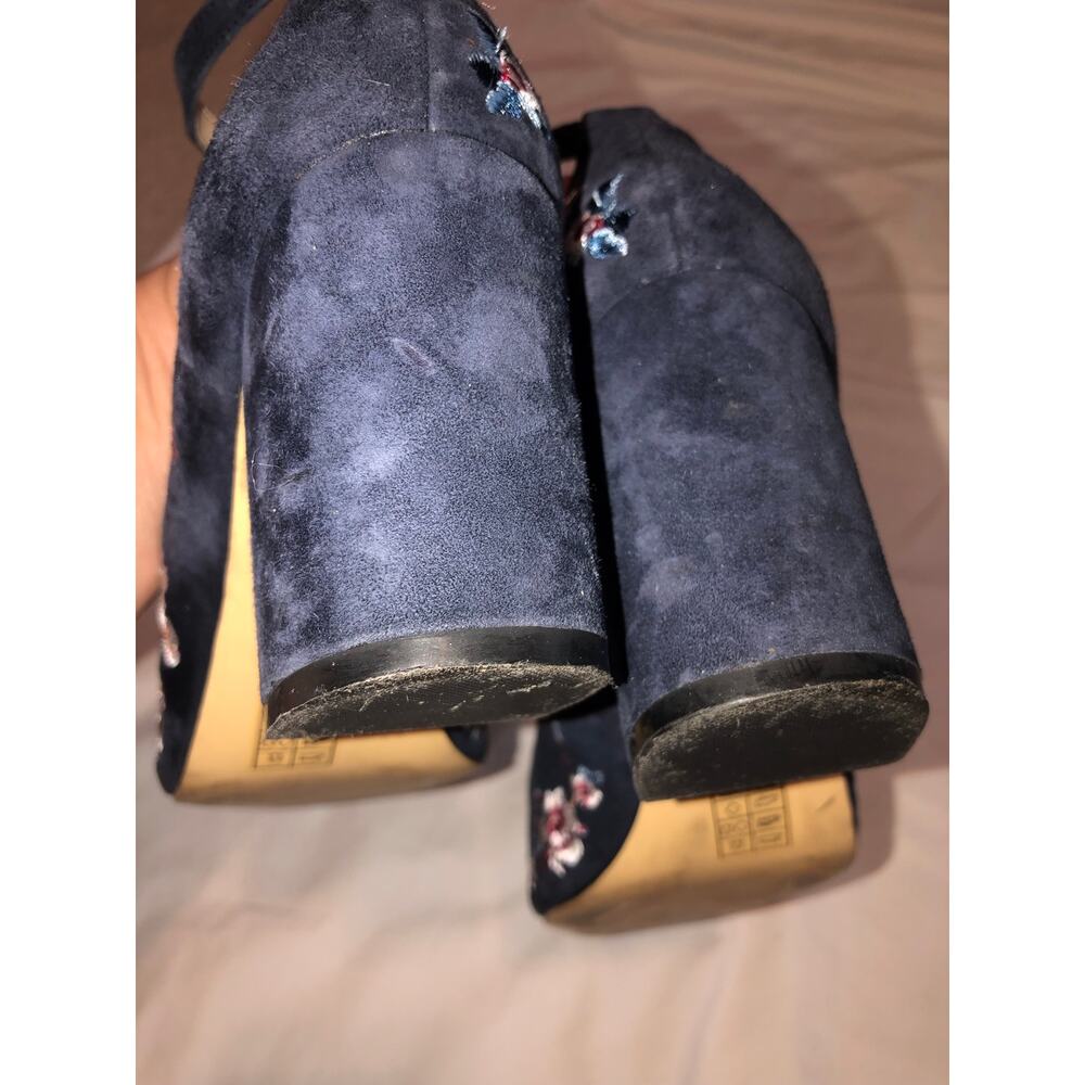 WHBM Bethany Blue Suede Embroidered Floral Block Heels 8.5 Wedding Chunky - Picture 8 of 9